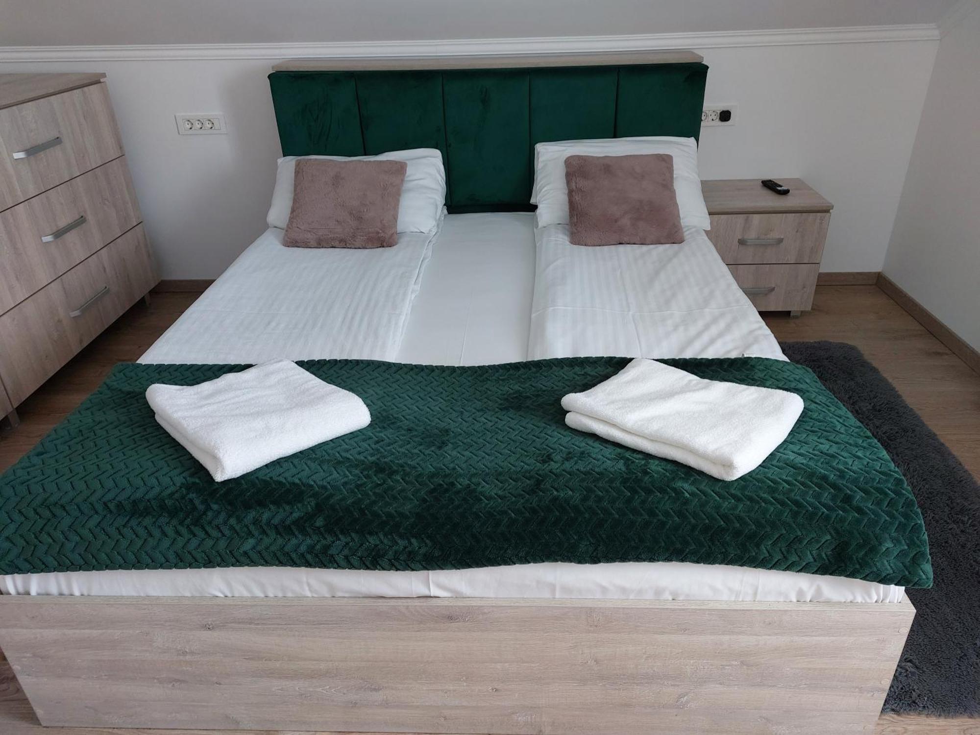 Casa Abiiani Hotel Oradea Buitenkant foto