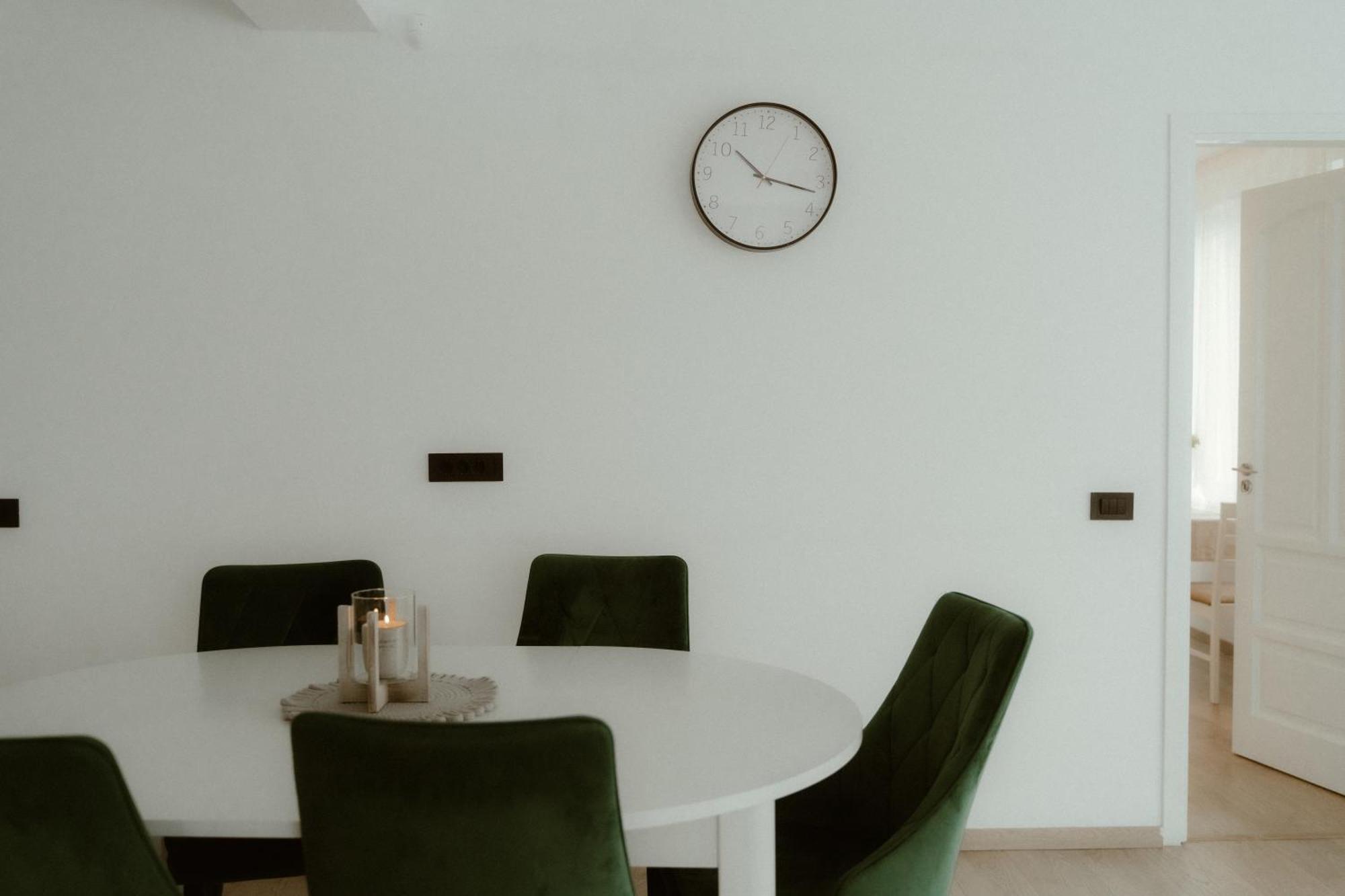Casa Abiiani Hotel Oradea Buitenkant foto