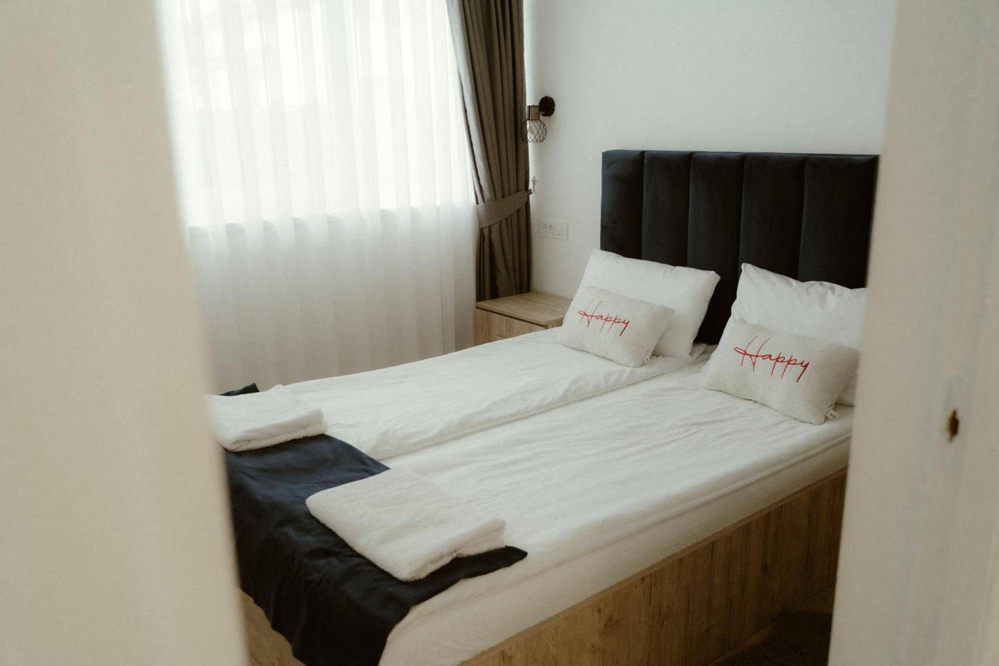 Casa Abiiani Hotel Oradea Buitenkant foto