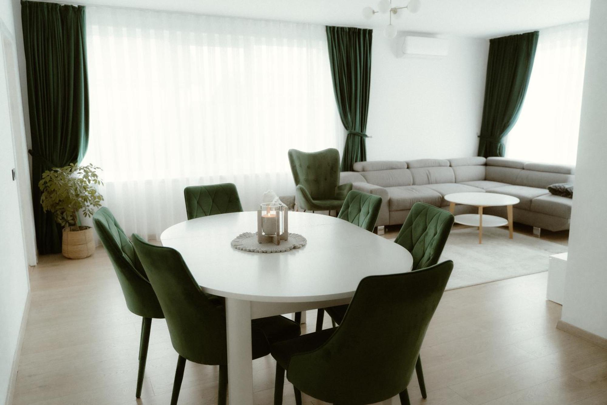 Casa Abiiani Hotel Oradea Buitenkant foto