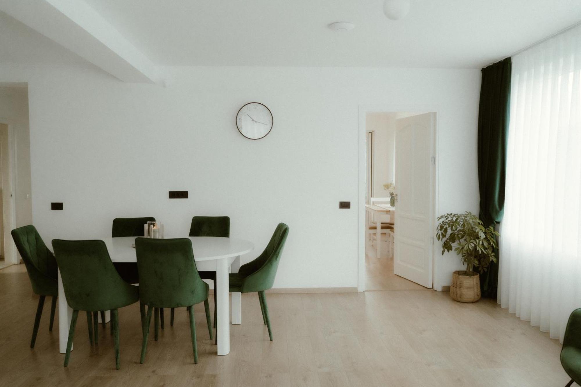 Casa Abiiani Hotel Oradea Buitenkant foto